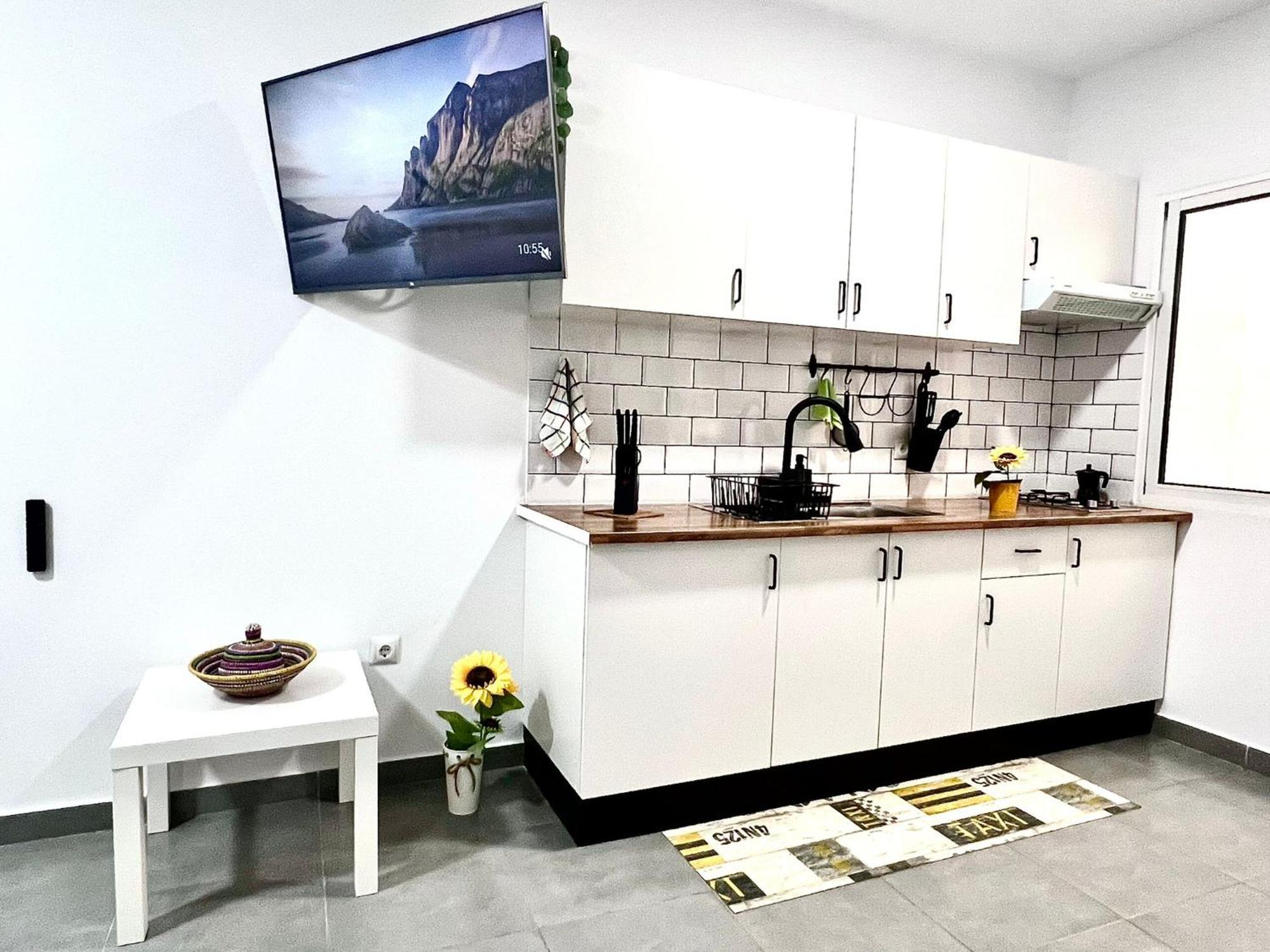 Animos! Apartments - 10 Modern Apartments Near The City & Beach, Perfect For Nomads, Travellers, Families, Watersports! Санта Мария Екстериор снимка